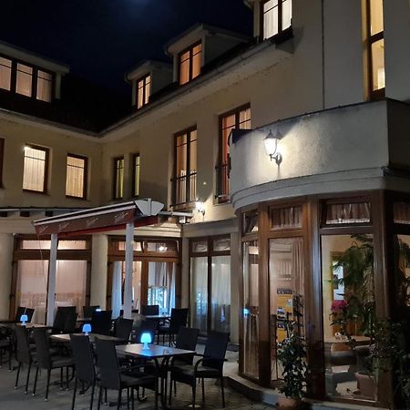 Hotel Patonai Fertőd Екстериор снимка