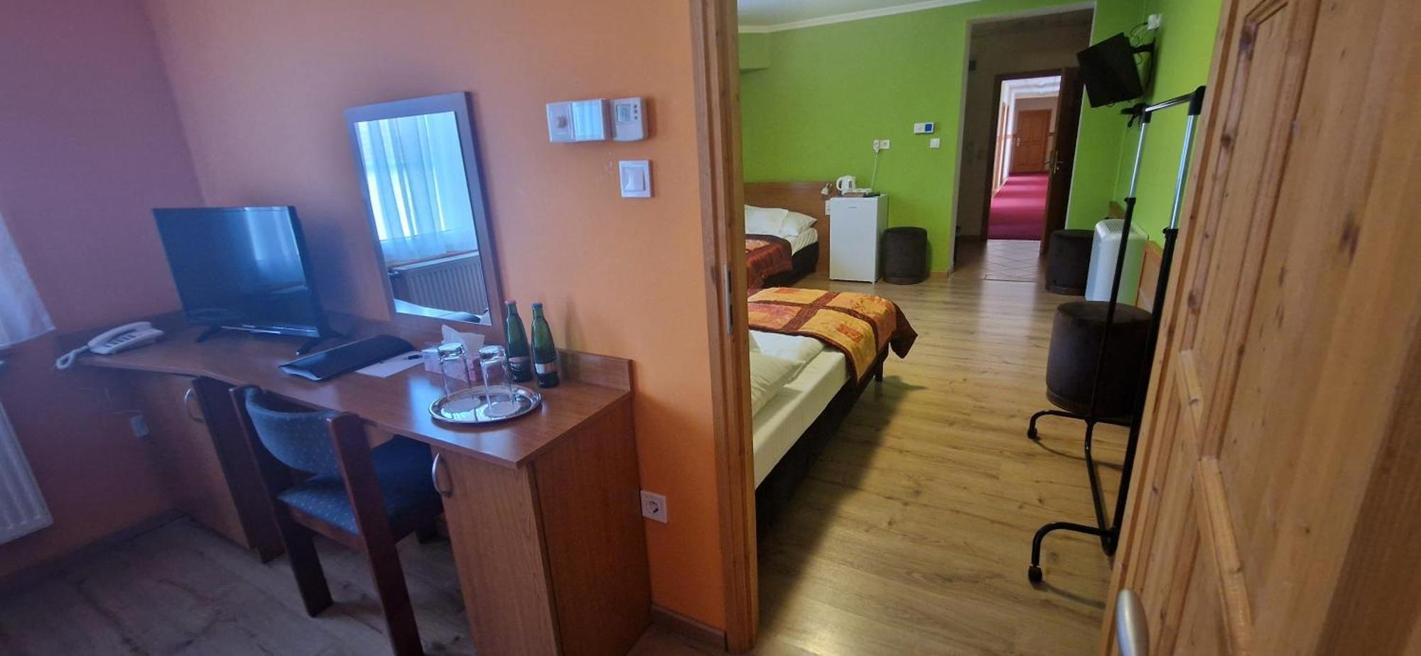 Hotel Patonai Fertőd Екстериор снимка